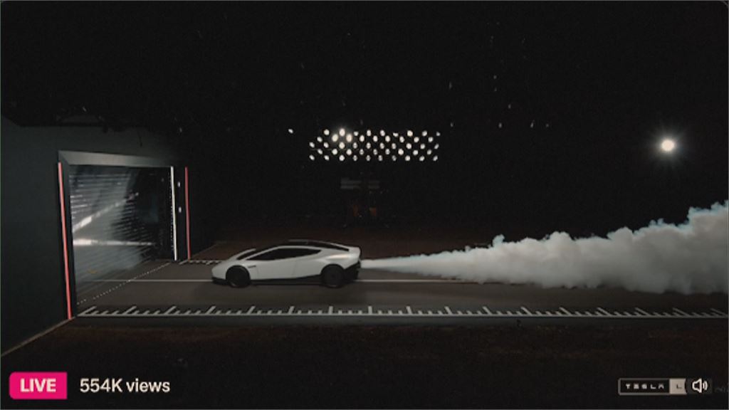 汽車駕照不行？特斯拉飛天跑車門檻　專家：恐須考飛行駕照
