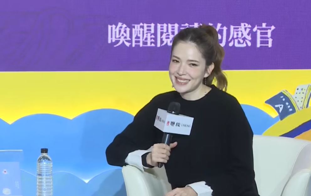 許瑋甯國際書展新書發表　大批粉絲排隊力挺