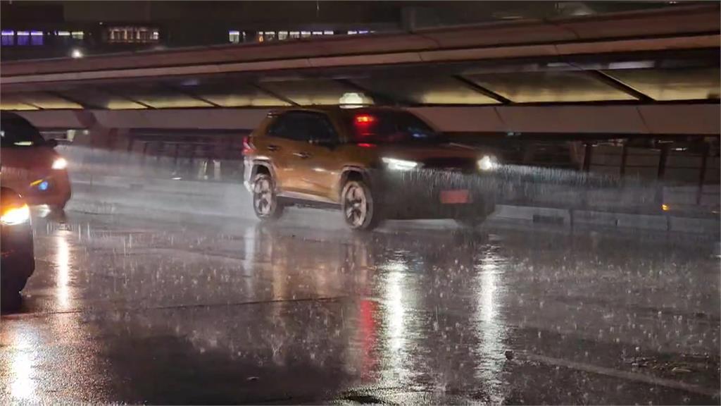 週六風雨驚魂!「桃機5班轉降、4班重飛」 乘客驚呼:好恐怖