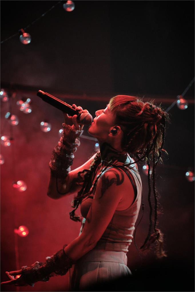 經典名曲一次重現全聽夠！盧巧音入行27年宣布11/23首次來台開唱會歌迷！   