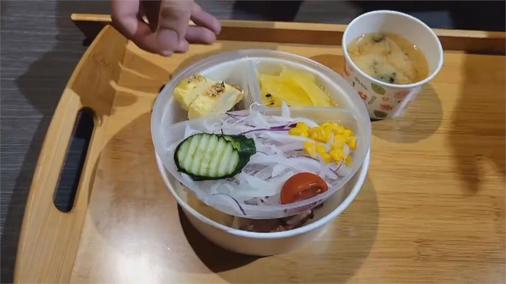疫情內用訂位退光　餐廳推高檔便當度難關