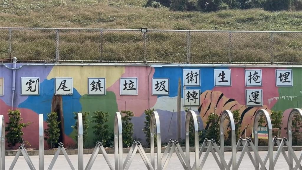 疑不滿垃圾車速度慢！　男子逆向停車當街飆罵