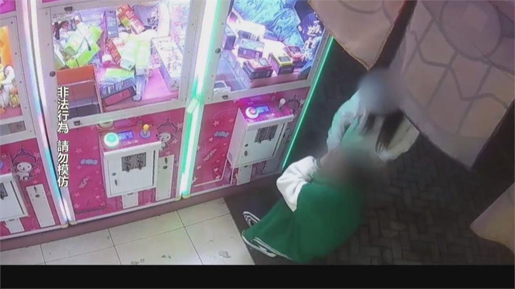 一人把風、一人撬娃娃機偷錢 兩女賊偷遍北台灣落網