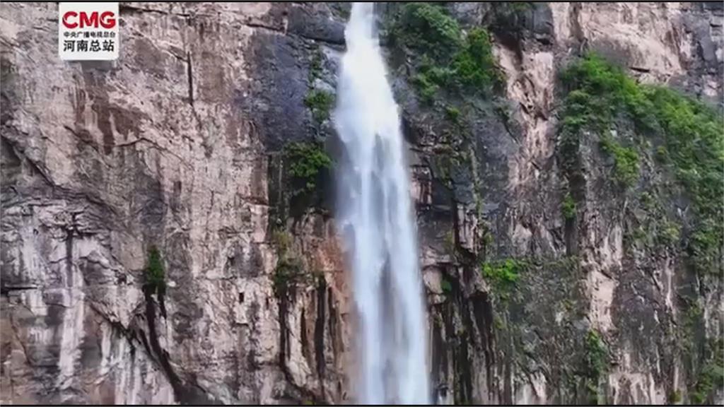 號稱「亞洲第一高」　中國河南雲台山瀑布被踢爆「水管放水」