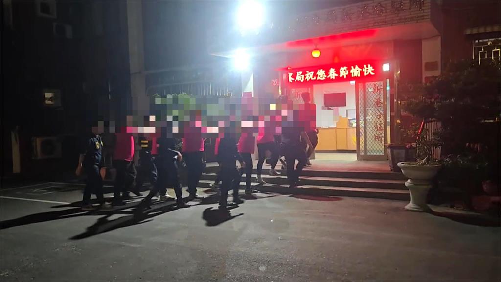 嘉義遶境衝突！２轎班互看不順眼　「棄神轎不顧」爆全武行