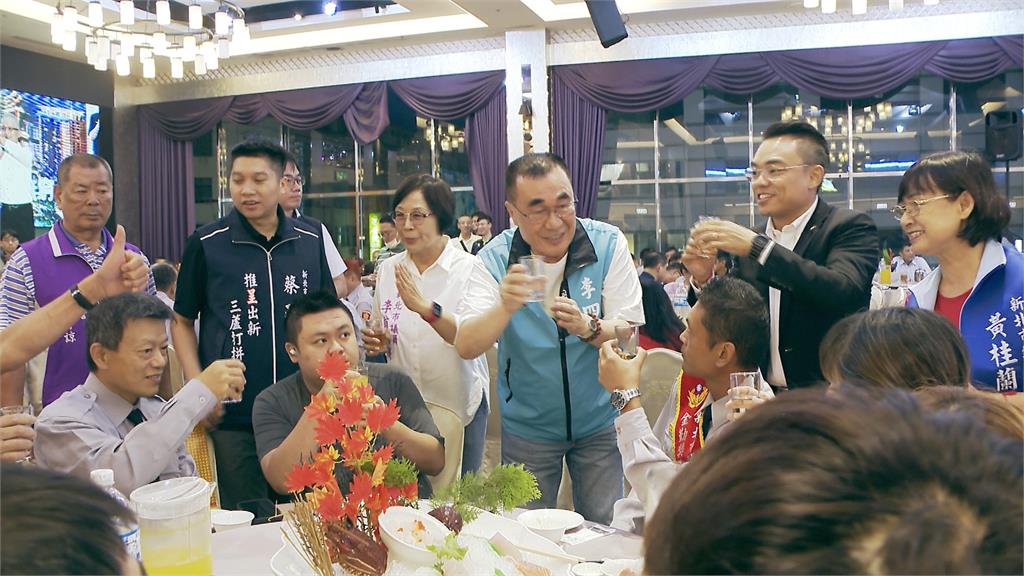 互動冷冰冰？侯友宜致詞完就走　留李四川獨自敬酒