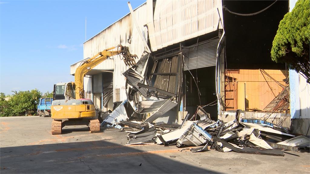 雅速達倉庫去年大火釀四死　農地違建拆除最後日地主今自拆