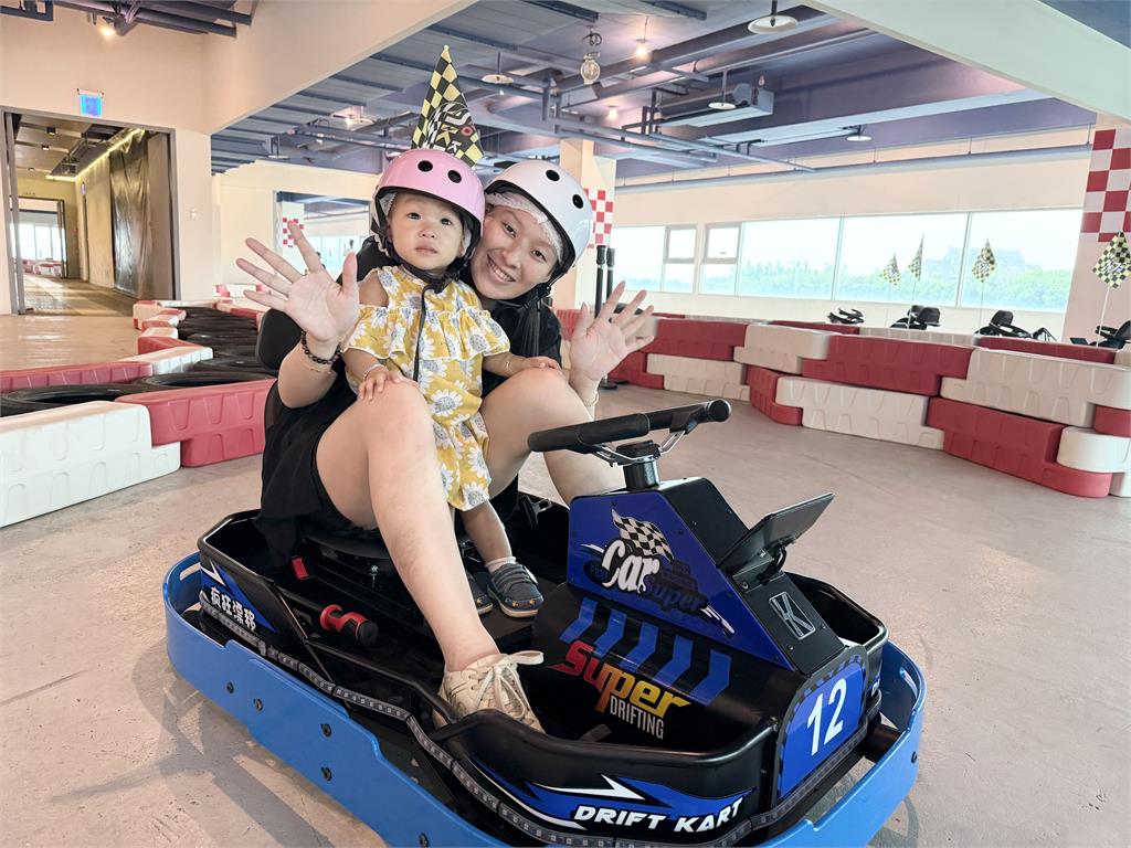 暑假親子出遊新選擇!麗寶國際賽車場推「甩尾車、小小卡丁車」體驗