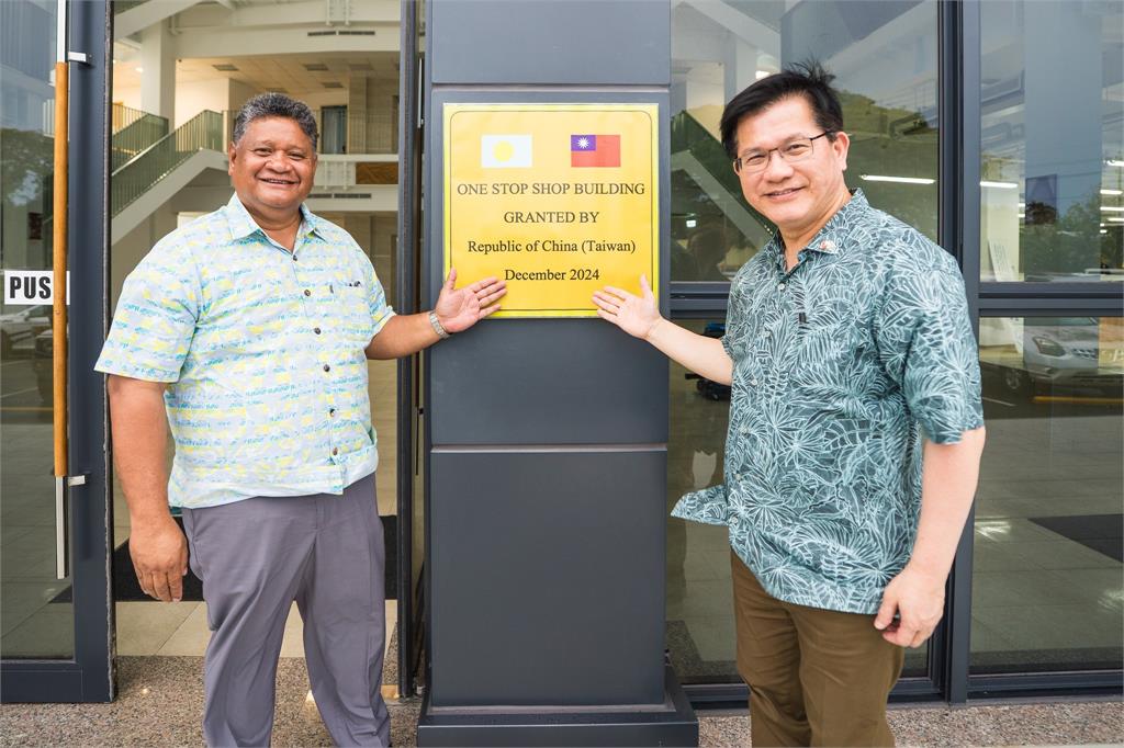 快新聞／與惠恕仁總統走訪PIF場地　林佳龍：台灣全力相挺帛琉舉辦論壇