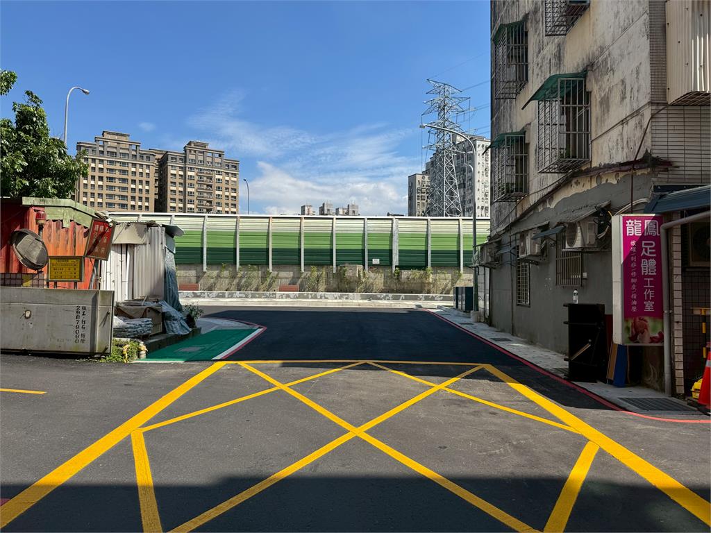 侯友宜市長視察康寧街第三期工程改善成果 新北落實人本環境「更好行」