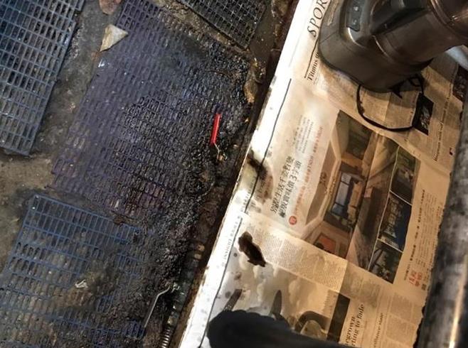 快新聞/中山條通「麵日和」遭檢舉地板超髒 北市衛生局現場抓到10缺失
