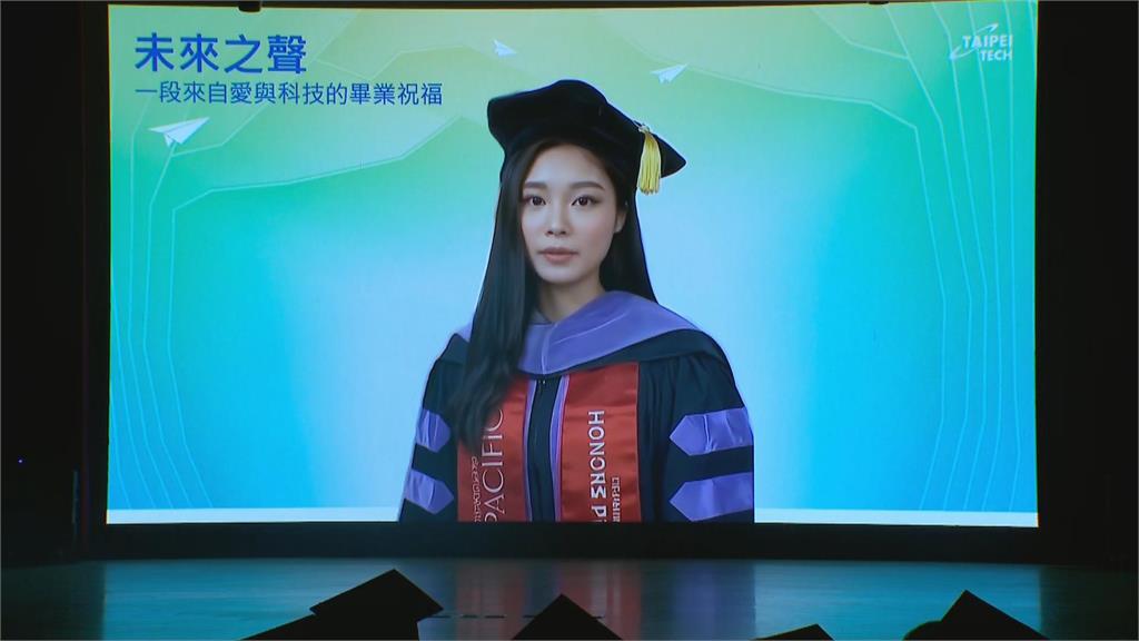 快新聞／包小柏8年獲博士！AI重現亡女身影　揭背後心路歷程