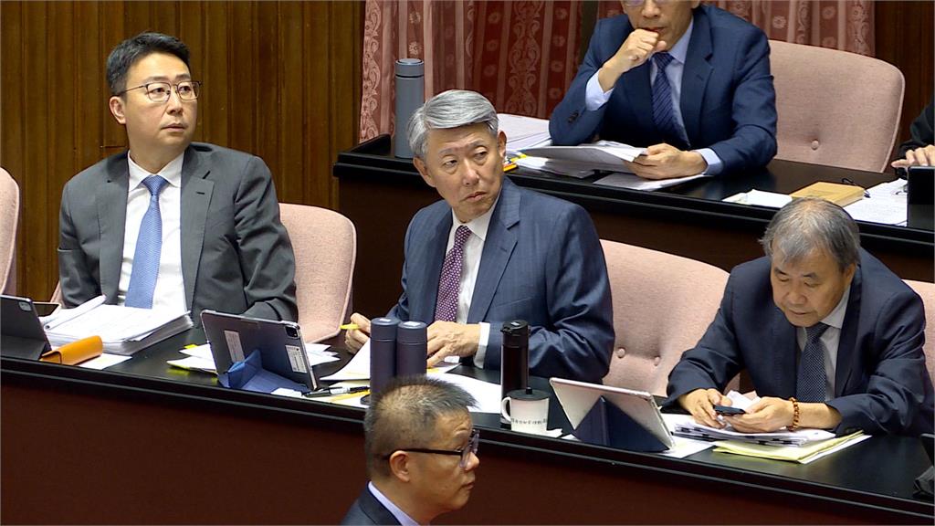 邀政院報告卻唱空城　韓國瑜怒喊卡：太不像話