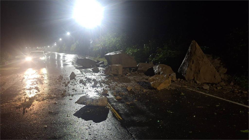 快新聞／清晨驚魂！萬里核二廠進水口前巨石崩落　現場畫面曝光