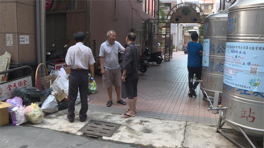 "高雄最慘地下室"800車滅頂 初估財損恐破億