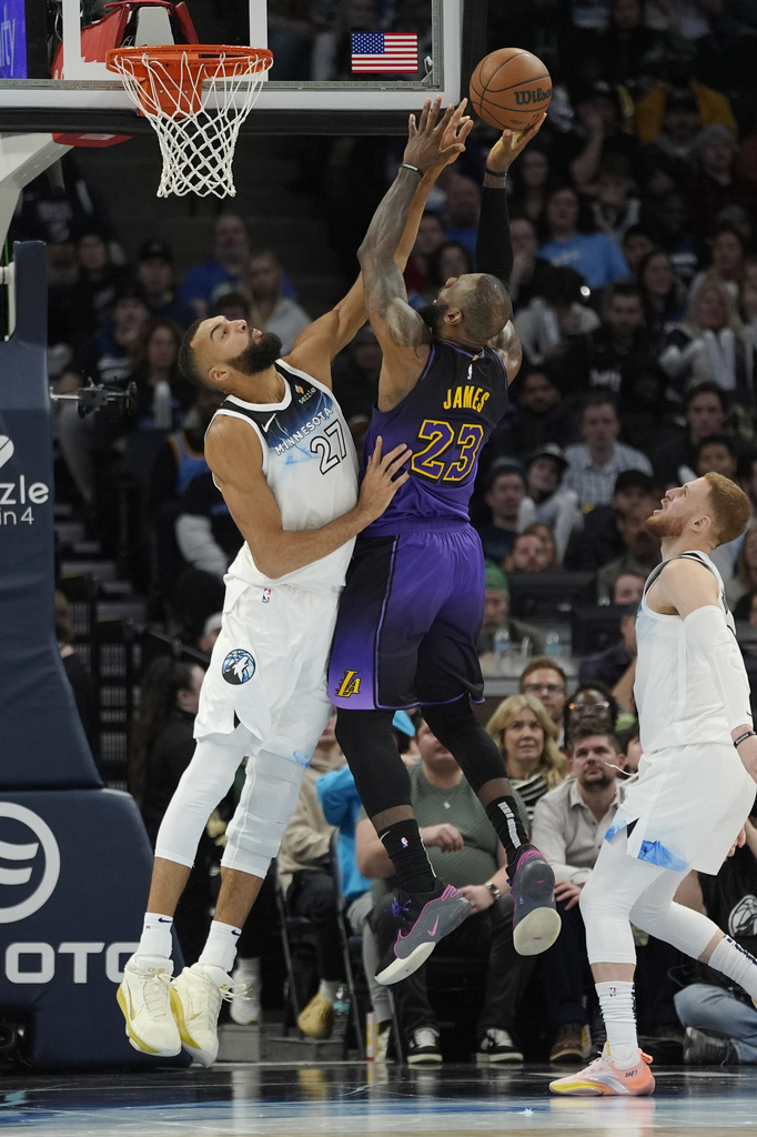 NBA(影)/老詹3分球手感近況冷到最高點 湖人客場慘遭灰狼狂電29分