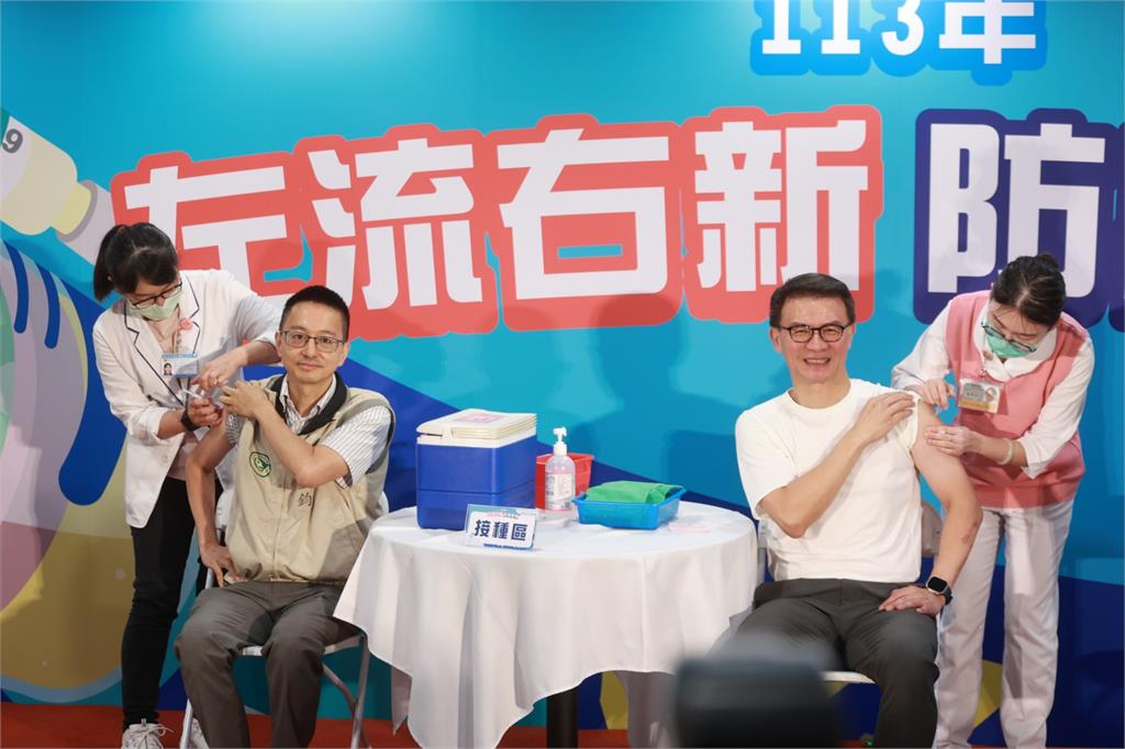11月1日起開放滿50歲以上民眾「左流右新」同時接種公費流感及JN.1新冠疫苗