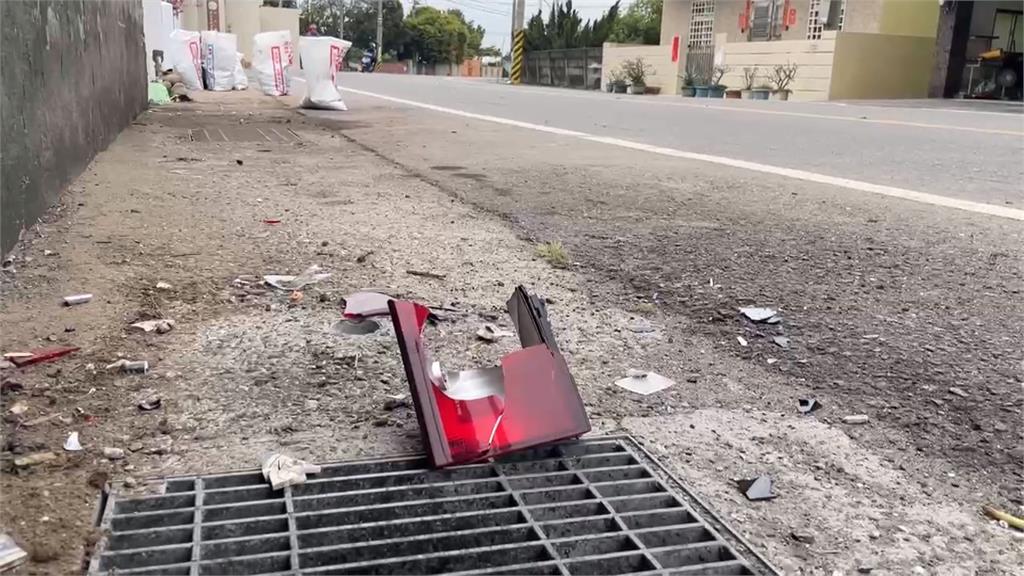 誇張!轎車自撞丟路中央 肇事三人眾目睽睽下逃逸