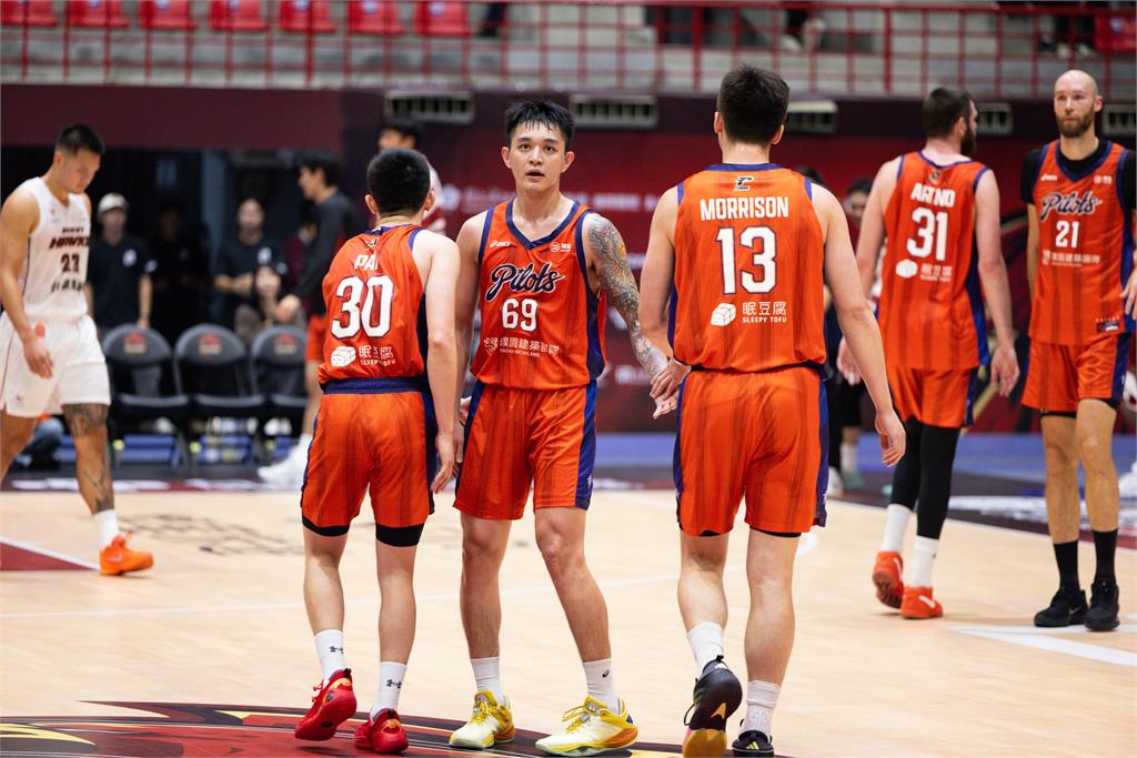 PLG/領航猿主場迎戰獵鷹!《PLG LIVE 543》陪你聊籃球還可抽精美紅包