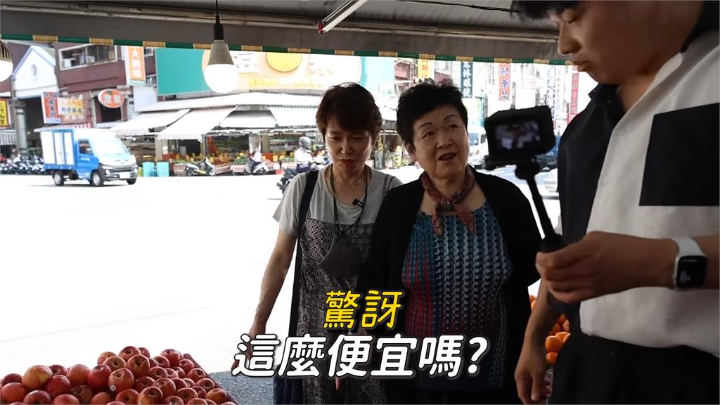 南韓家人逛台水果店!便宜價格「瘋狂血拚」 兒笑:第一次看媽買這麼多
