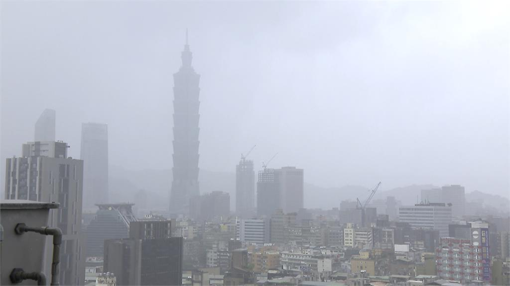 康芮風雨超大！公司付「雙倍薪水」您願意上班嗎？網戰翻：沒窮成這樣