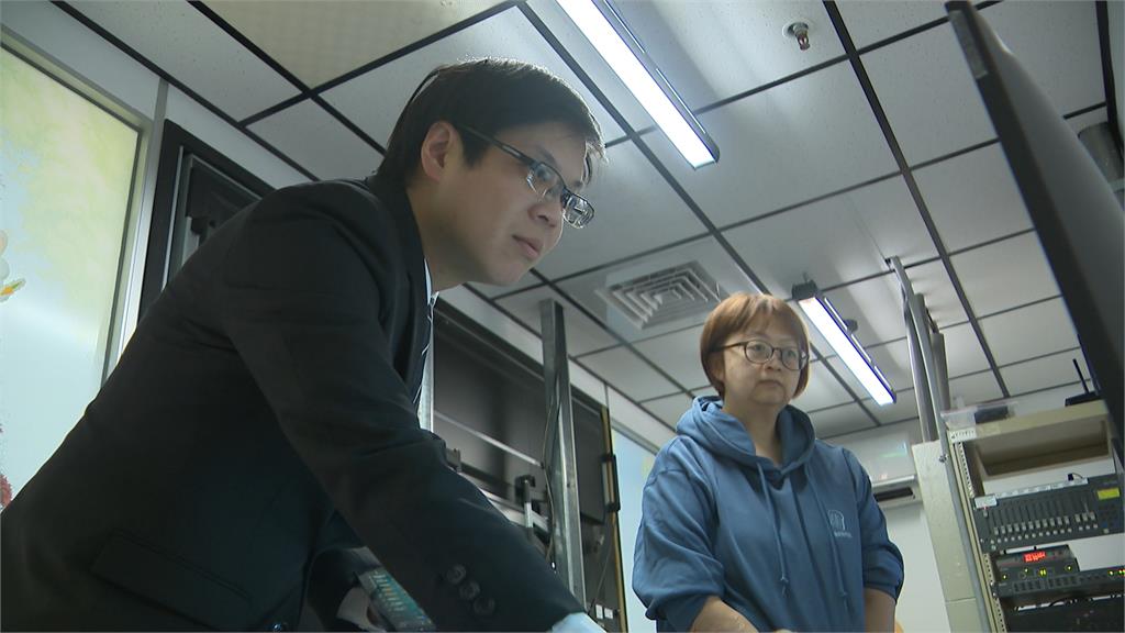 出門要不要帶傘得看他! 氣象署預報員鏡頭後日常曝光