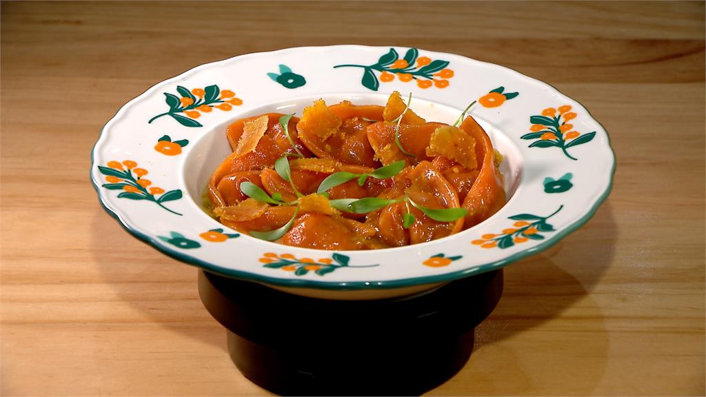 「烏金」加入義大利麵餃如招財元寶　創意料理夾帶鮮甜海味