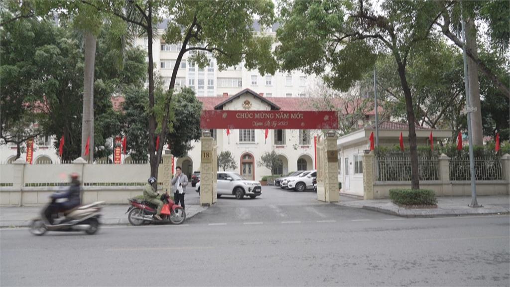 越南大砍8部會10萬人力 遭疑關係戶才保住飯碗