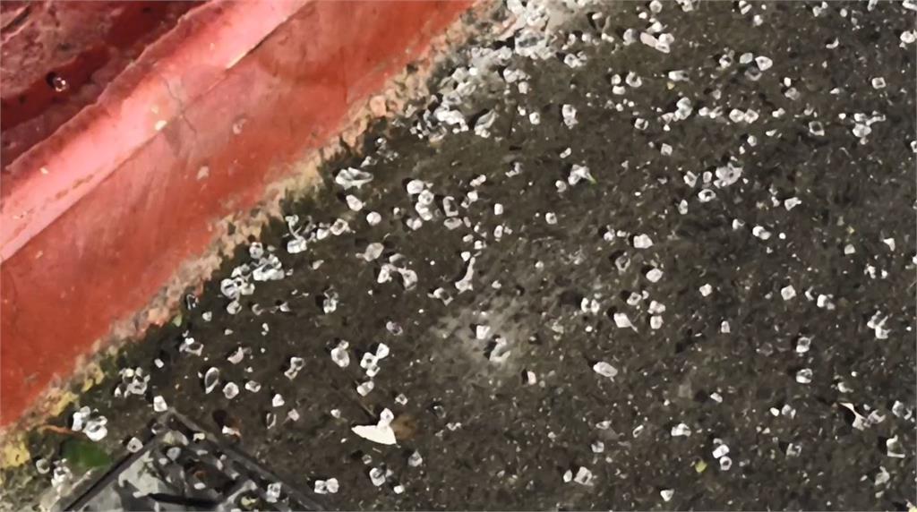 快新聞／北投「林家排骨」深夜疑氣爆！碎玻璃噴濺滿街　現場一片狼藉