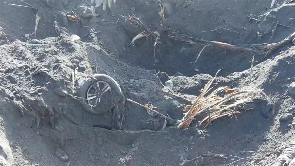快新聞/佛祖街挖到失聯夫妻車子!未見遺體 恐已被洪水沖走