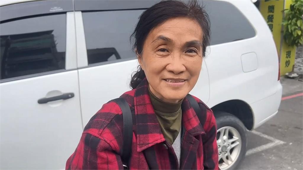 快新聞/嚇人!高雄工地鷹架不敵強風被吹倒 部分道路緊急封閉