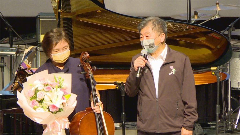 藍綠打夫人牌催票 蔣萬安妻挺孕肚、陳時中妻拉琴相挺