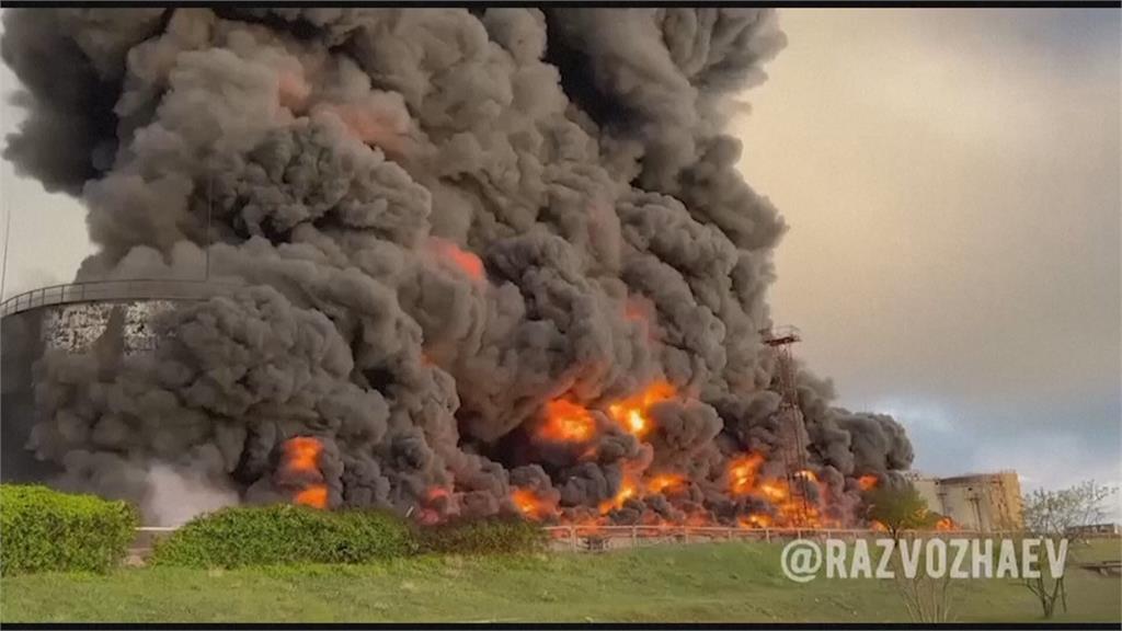 烏克蘭無人機攻擊？　克里米亞港口燃料庫大火狂燒
