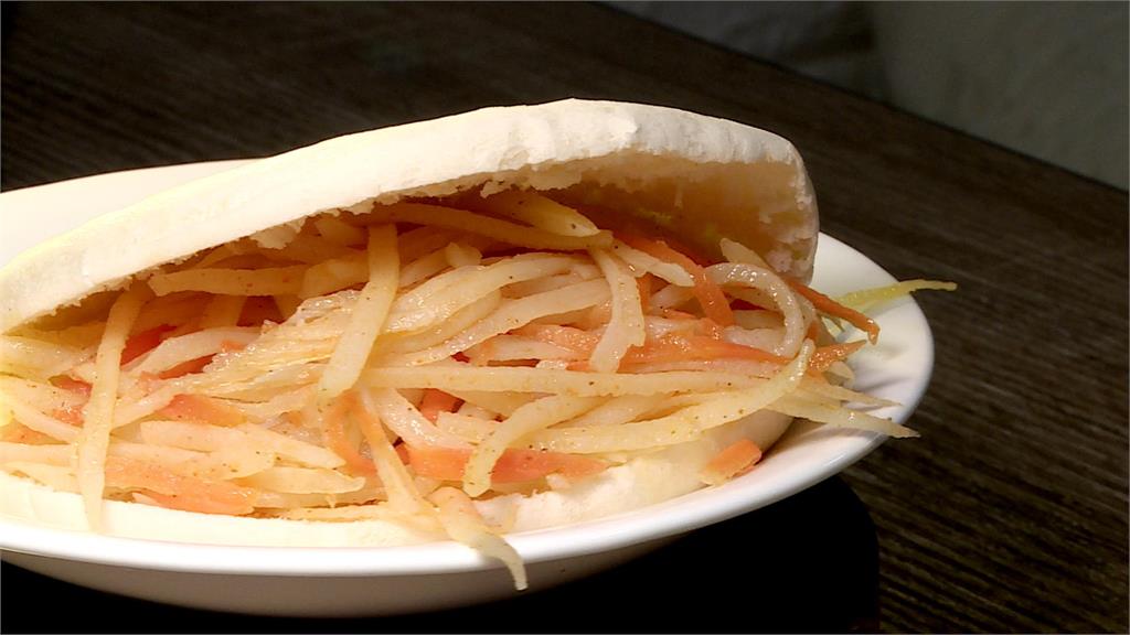 陝西美食搬上台灣餐桌 肉夾饃大口咬下外酥內軟