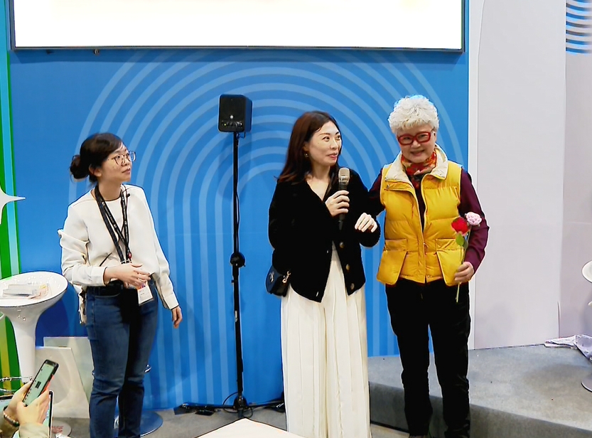 65歲轉職成暢銷作家　高愛倫又出新書現身台北國際書展談人生