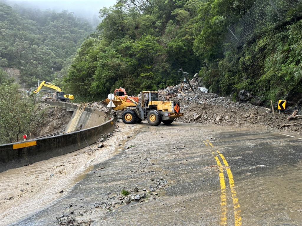 蘇花和仁-崇德坍方　緊急封路搶修