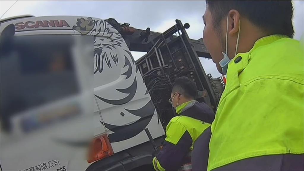 通緝犯駕駛大型聯結車被攔　不肯下車！催油門試圖衝撞警