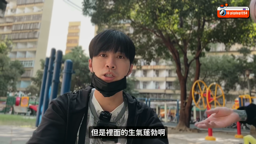 初訪高雄果貿市場!網紅大啖銅板美食 滿足喊:想到阿嬤的味道