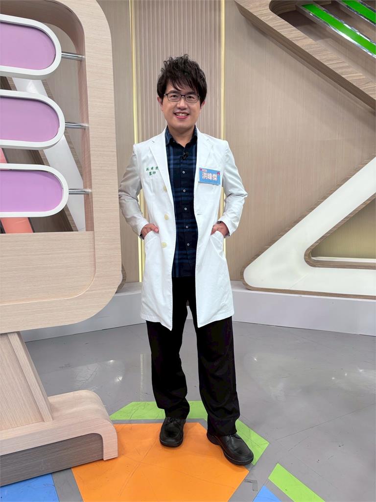 《醫學大聯盟》潘若迪敷好友送的面膜含螢光劑!關燈居然臉發光氣得大罵馬力歐