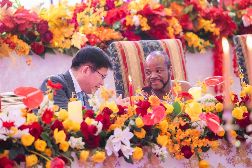 快新聞／建交後最大合作案！　林佳龍與史王共同主持「戰略儲油槽」啟動儀式