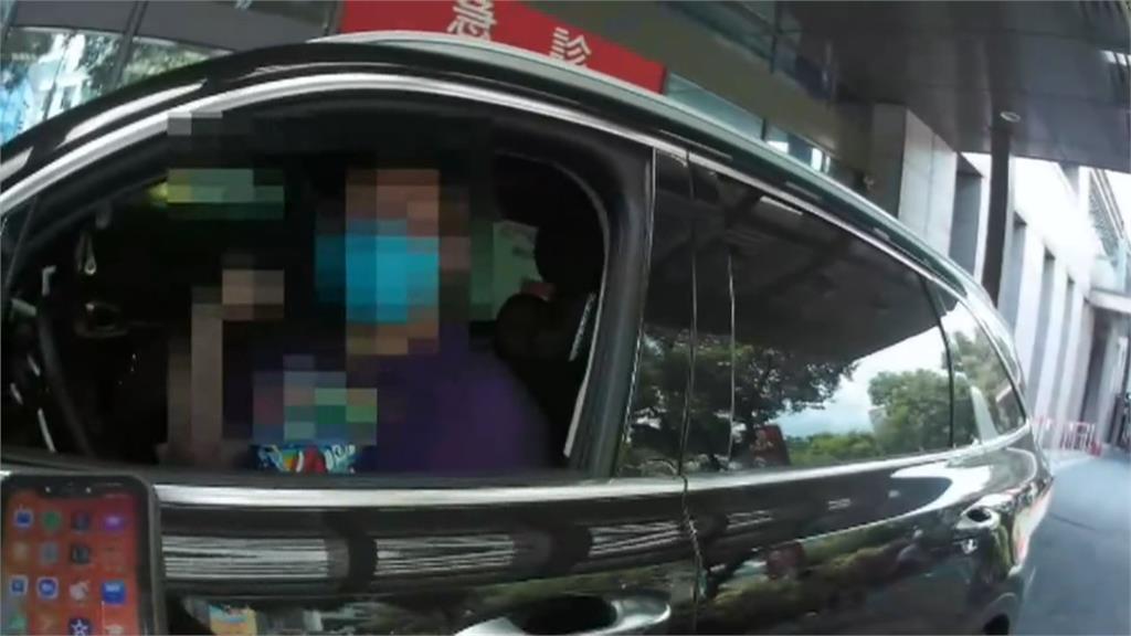 請警開道送確診兒! 父到醫院才說「我也確診」