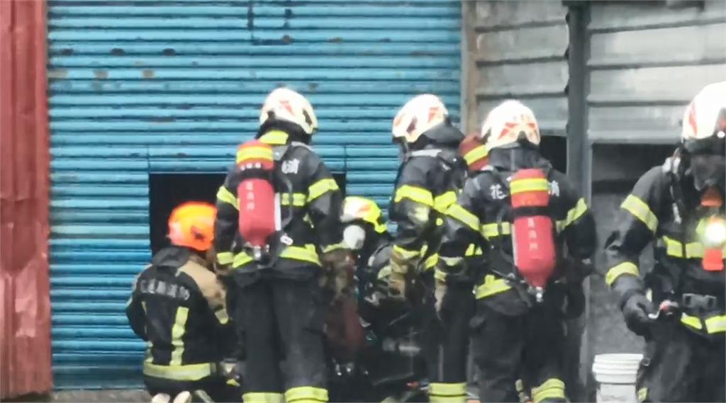 轟!花蓮吉安家具工廠疑遭雷擊起火 3人「吸入性嗆傷」送醫