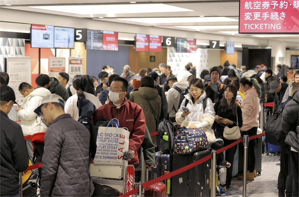 羽田機場撞機事故C跑道未開放　週末仍有逾400航班宣布停飛