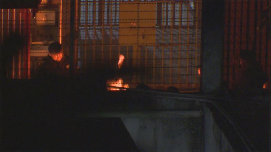 快新聞/槍聲響起!死刑犯黃麟凱22:02行刑 禮儀車、燒紙錢畫面曝光