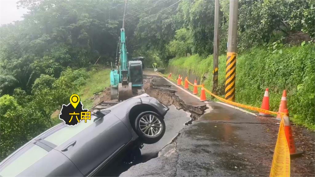台南安南暴雨成災！　2消防橡皮艇出動載患者就醫