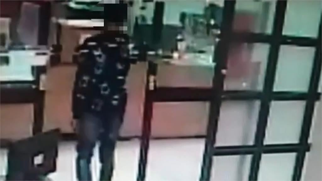 兩個月前行車糾紛心懷恨？　嫌犯持刀傷人後自首