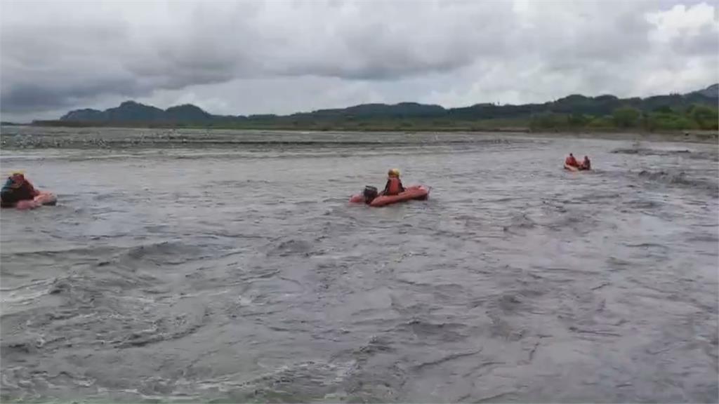 才2分鐘!搶修便道遭遇土石流 段長餘悸猶存忍不住哽咽