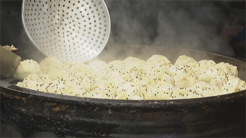 刈包沒肉也好吃? 素食小夜市首度攻佔南港 老饕排長龍