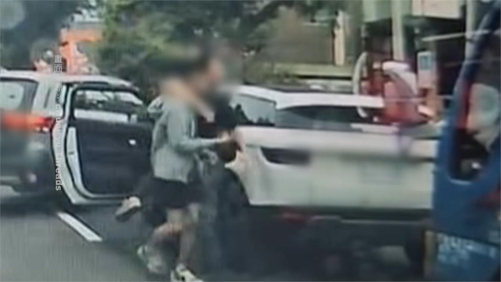 誤信投資詐詐騙！新北婦人遭詐逾兩千萬　警趁面交逮車手