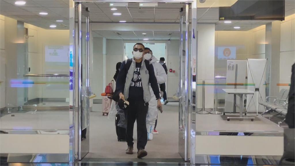 機組員返國將改0+7 李秉穎:變異病毒威脅不大
